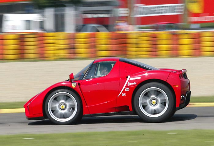 1872_mini-ferrari_enzo_5.jpg